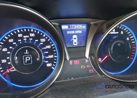 2013 Hyundai Genesis 3.8 Track z USA, uszkodzony, nr VIN KMHHU6KJ1DU112624